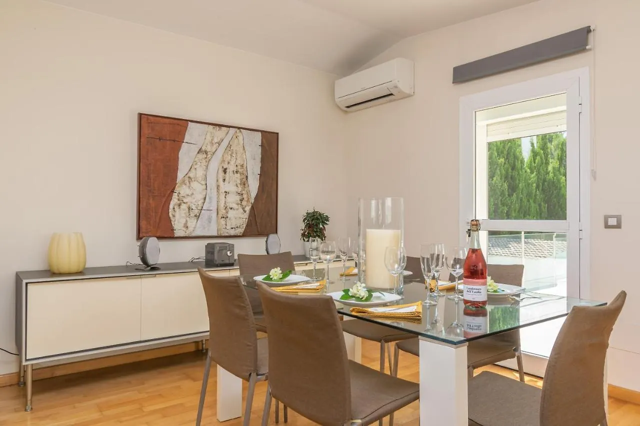 Chalet Romani